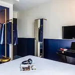 Ibis Styles 15 Lecourbe Szálloda 3*