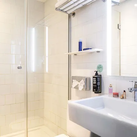 Ibis Styles 15 Lecourbe Hotel