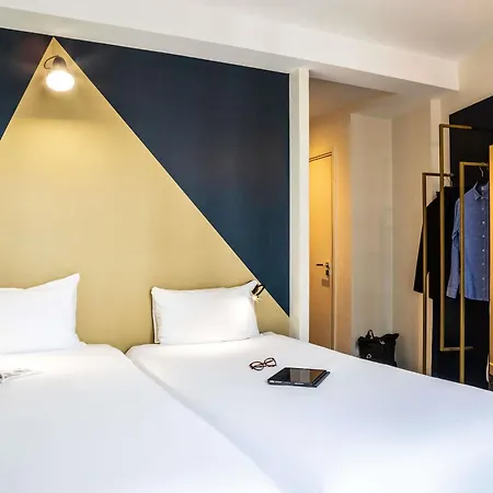Ibis Styles 15 Lecourbe Hotel 3*