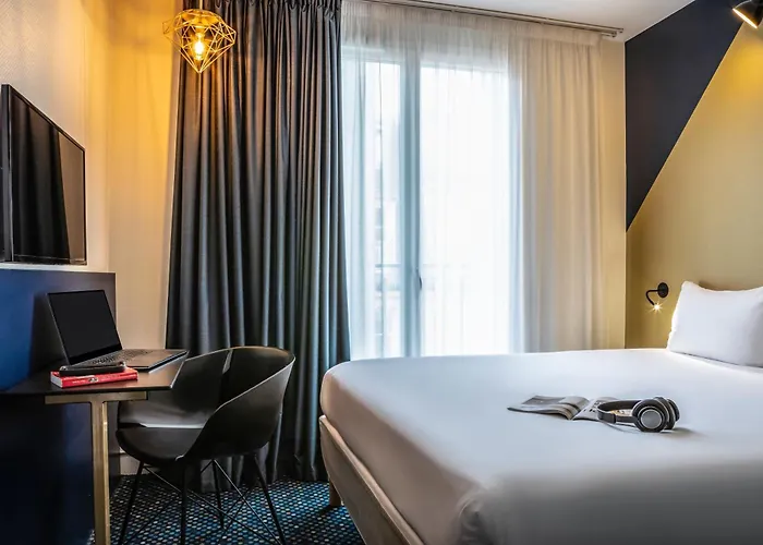 Hotel Ibis Styles 15 Lecourbe 3*