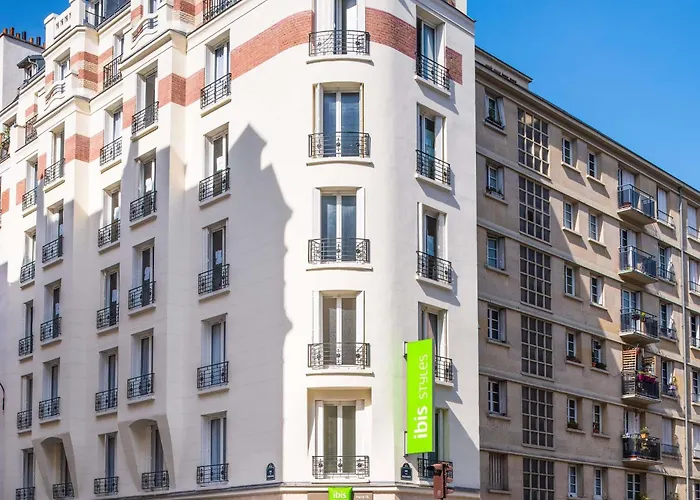 Hotel Ibis Styles 15 Lecourbe 3*