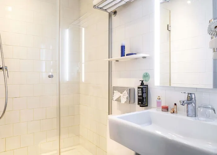 Ibis Styles 15 Lecourbe Hotel