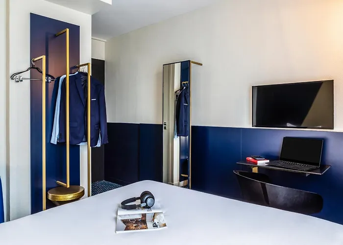Ibis Styles 15 Lecourbe Hotel 3*
