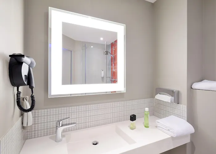 Ibis Styles 15 Lecourbe 3*