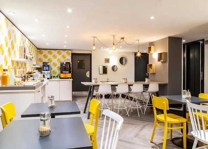 Ibis Styles 15 Lecourbe 3* Paryż