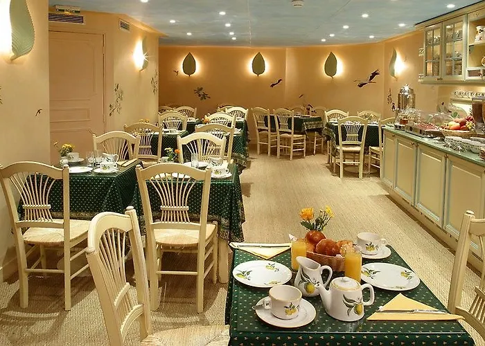 Hotel Ibis Styles 15 Lecourbe 3*